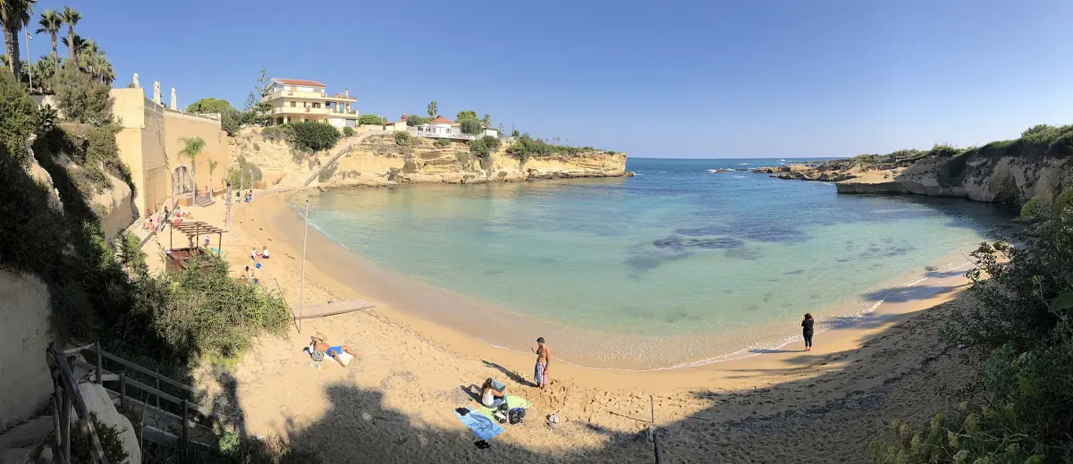The Spiaggia del Minareto south of Syracuse